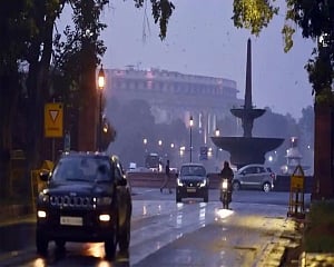 Rain, stronger winds help clean up Delhi's air, AQI in 'moderate' category