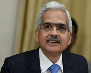 RBI leaves benchmark lending rate unchanged; maintains accommodative stance