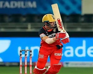 RCB score 201 for 3 vs MI
