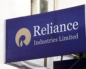 Reliance Industries Q2 net drops 15 pc