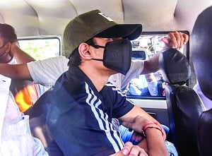 Rhea’s brother Showik,Sushant’s house manager Miranda arrested by NCB