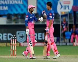 Royals beat SRH by 5 wickets