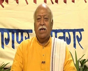 RSS chief on Palghar lynching: What were cops doing?