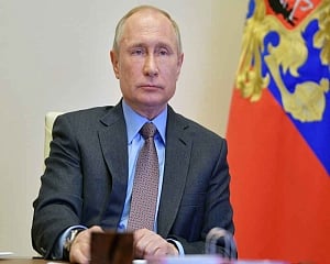 Russian virus cases top 32,000, Putin warns of 'very high' risks