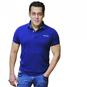 Salman sings for healing