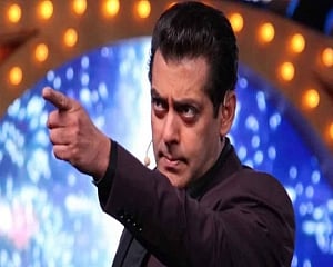 Salman tells Paras Chhabra: Keep your voice down