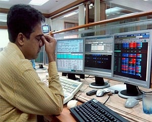 Sensex drops over 300 pts; IT stocks tank