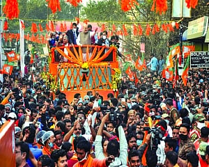 Shah blows ‘Parivartan’ bugle in Bengal rally