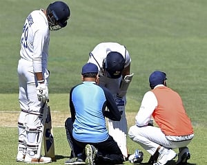 Shami suffers wrist injury, taken to hospital for scans