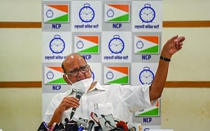 Sharad Pawar gets I-T notice on poll affidavits