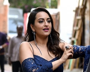 Sonakshi Sinha resumes shoot for Amazon series: First day on set after lockdown