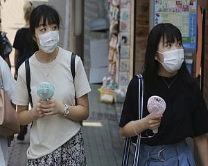 South Korea stays in downward infection trend