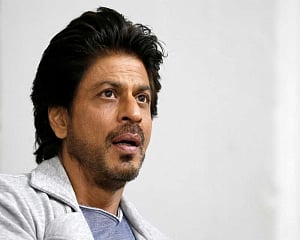 SRK's epic reply to fan who wants to rent room in his bungalow