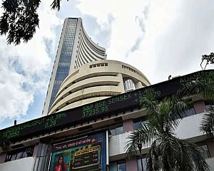 Stocks languish as macro risks pile up