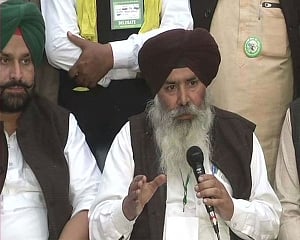 Stop holding parallel talks with other farmer bodies: Protesting farmer unions to govt