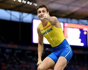 Sweden's Duplantis breaks world pole vault record