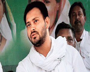 Tejashwi throws the gauntlet to Nitish for poll battle