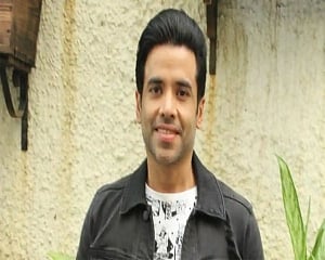 Tusshar Kapoor on Laxmmi Bomb OTT release: More people will watch films online right now