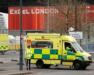 UK records 917 more daily COVID-19 deaths in latest official statistics