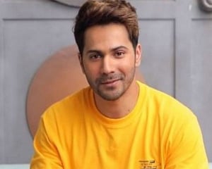 Varun Dhawan pens a poem for his mom