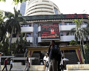 Volatility to rule markets: Analysts