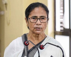 WB to have Rs 200 cr fund to tackle coronavirus, closure of schools extended till Apr 15