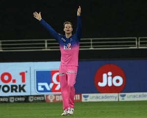 We let Delhi off the hook, conceded 15-20 extra runs: Smith