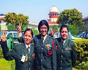 Women in non-combat command