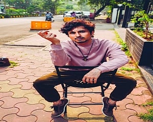 ‘It’s not for an actor to choose a medium’