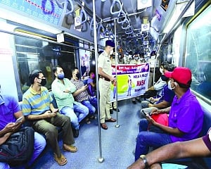 ‘NO MASK - NO METRO’