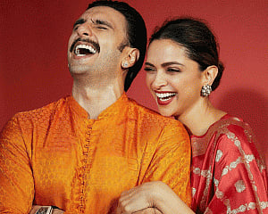 'Queen' Deepika crashes Ranveer Singh's chat with fans