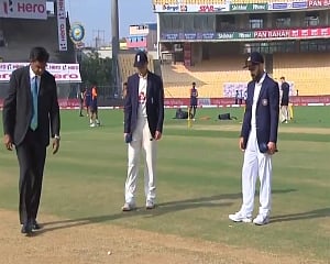 1st Test: England elect to bat, India include left-arm spinner Nadeem