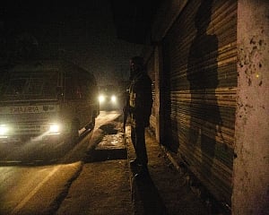 2 cops martyred in terrorist  attack on police bus in Srinagar