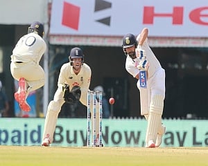 2nd Test: Rohit Sharma's unbeaten 80 takes India to 106/3 at lunch