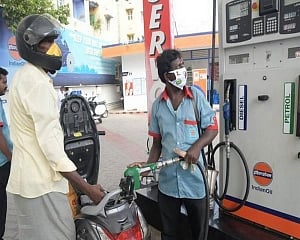 After Rajasthan, petrol crosses Rs 100-mark in Madhya Pradesh
