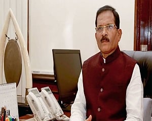 AIIMS panel advises to take Union minister Naik off ventilator