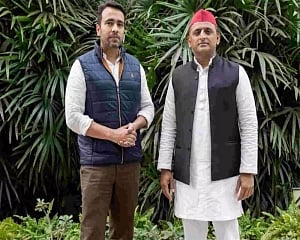 Akhilesh Yadav, RLD chief meet in Lucknow, seat-sharing discussed