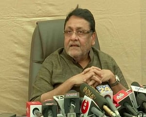 All property deals done transparently; will expose Fadnavis' underworld connection: Nawab Malik