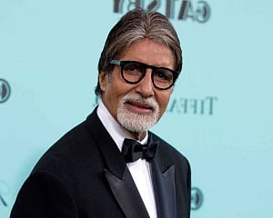 Amitabh Bachchan announces Sonu Sood's film 'Kisaan'