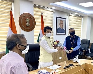 Anurag Thakur takes charges as I&B Minister