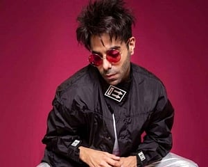Aparshakti Khurana sings 'Ek ladki bheegi bhaagi si' to uplift moods