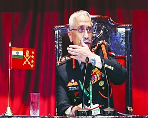 Army chief favours talks to defuse LAC tension