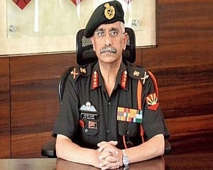 Army chief visits Siachen, Ladakh; reviews operational situation