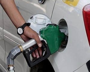 As oilcos wait & watch, fuel prices remain steady