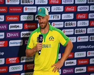 Australia win toss, opt to bowl against Sri Lanka