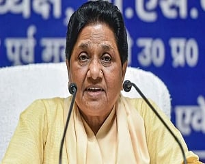 BJP, SP painting communal hues to garner votes: Mayawati