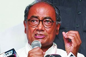 BJP seeks Sonia, Rahul’s replies on Digvijaya’s ‘Art 370 rethink’ remark