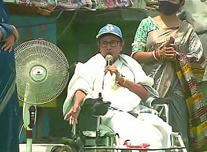 BJP supporters greet Mamata with 'Jai Shri Ram' slogans in Nandigram