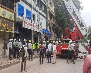 Ceiling collapse occurs in south Mumbai building; 35 rescued, none hurt