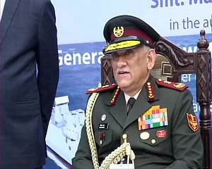 Chief of Defence Staff Gen Rawat visits forward areas in Arunachal Pradesh